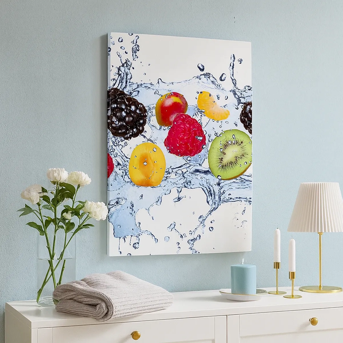 Bild auf Leinwand - Leinwandbild - Bunte Früchte in Wasserspritzern auf weißem Hintergrund eingetaucht - 50x70cm - Viel Spaß mit uns - Moderne Wanddekoration für Wohnzimmer und Schlafzimmer ARTTOR