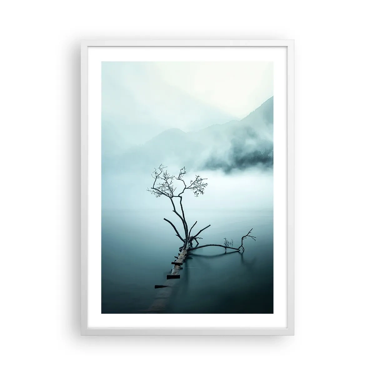 Poster in einem weißen Rahmen - Aus Wasser und Nebel - 50x70 cm