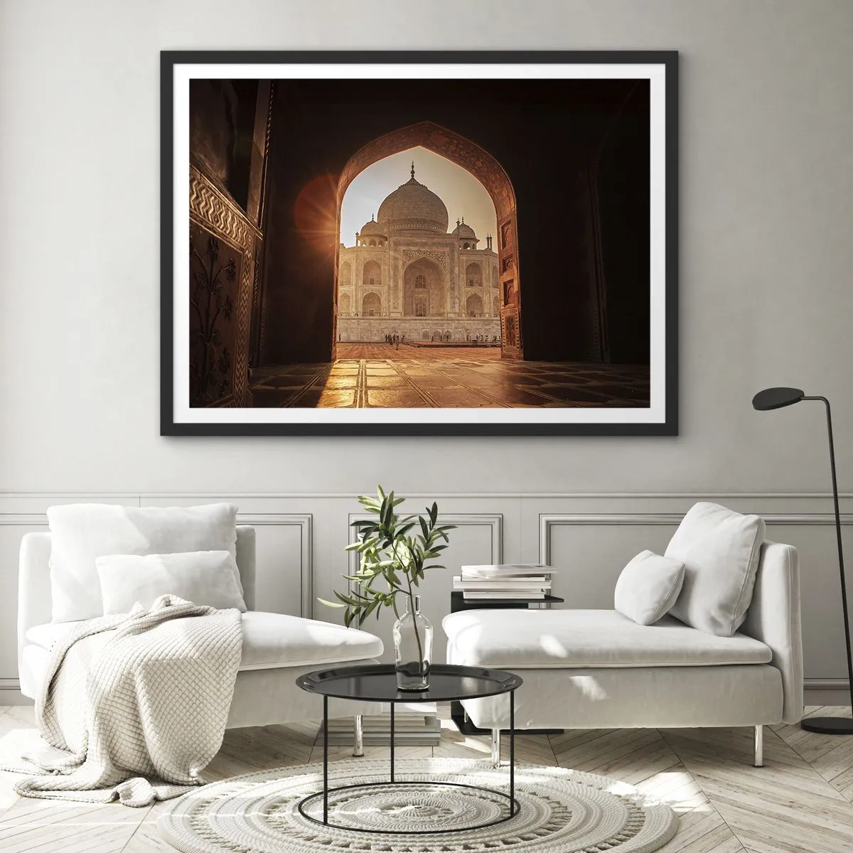 Poster in einem schwarzem Rahmen - Taj Mahal im Sonnenlicht vom Torbogen aus gesehen - 100x70cm - Denkmal der überirdischen Liebe - Moderne Wanddekoration für Wohnzimmer und Schlafzimmer ARTTOR