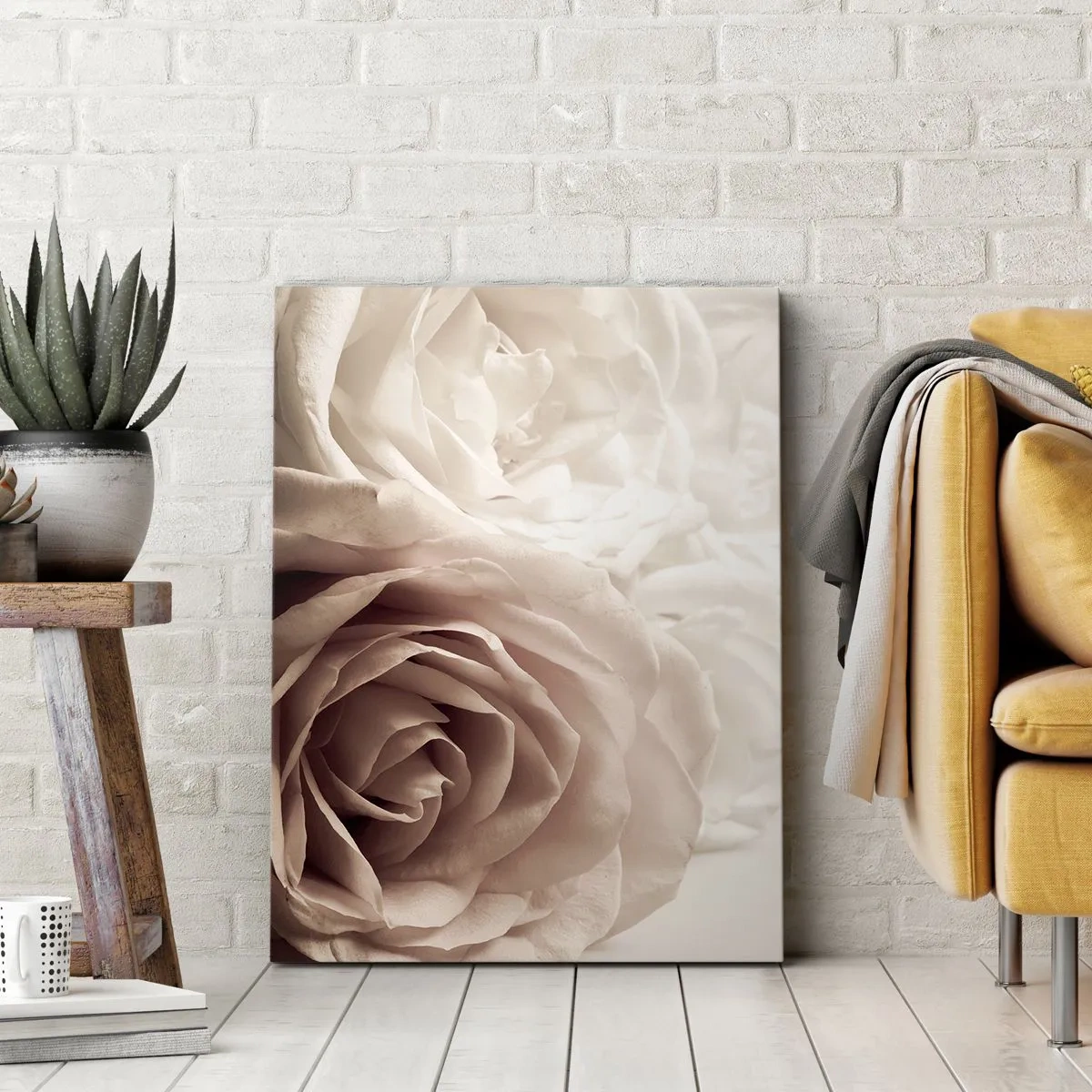 Bild auf Leinwand - Leinwandbild - Zarte Rosen in pastelligen Beigetönen - 70x100cm - Im Herzen der Rose - Moderne Wanddekoration für Wohnzimmer und Schlafzimmer ARTTOR
