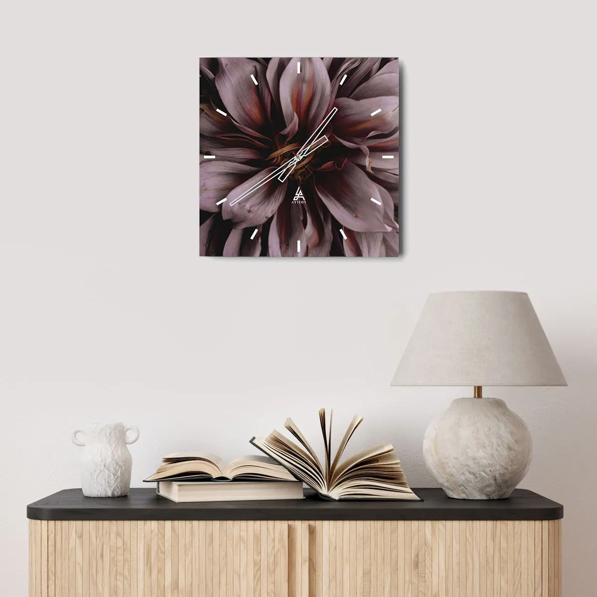 Wanduhr - Glasuhr - Nahaufnahme einer großen Blume in dezenten Farben - 30x30cm - Ein Blumenherz - Moderne Wanddekoration für Wohnzimmer und Schlafzimmer ARTTOR