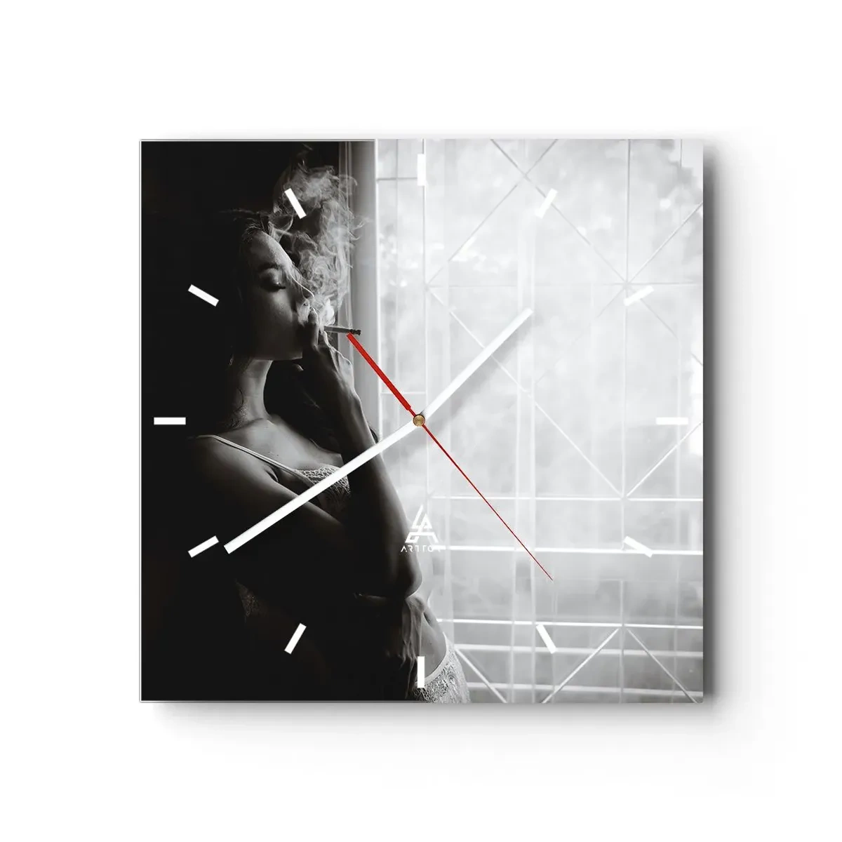 Wanduhr - Glasuhr - Eine Frau in sinnlicher Pose auf einem Schwarzweißfoto - 30x30cm - Sinnlicher Moment - Moderne Wanddekoration für Wohnzimmer und Schlafzimmer ARTTOR