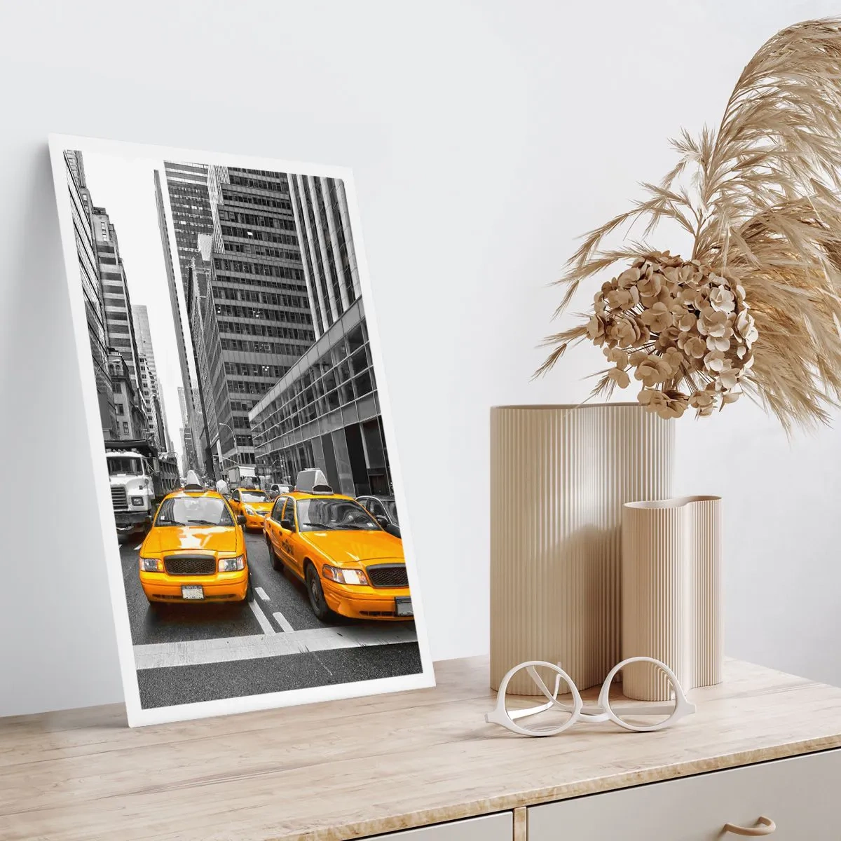 Poster - Gelbe Taxis auf den Straßen von New York - 50x70cm - Wir färben die Stadt - Moderne Wanddekoration für Wohnzimmer und Schlafzimmer ARTTOR