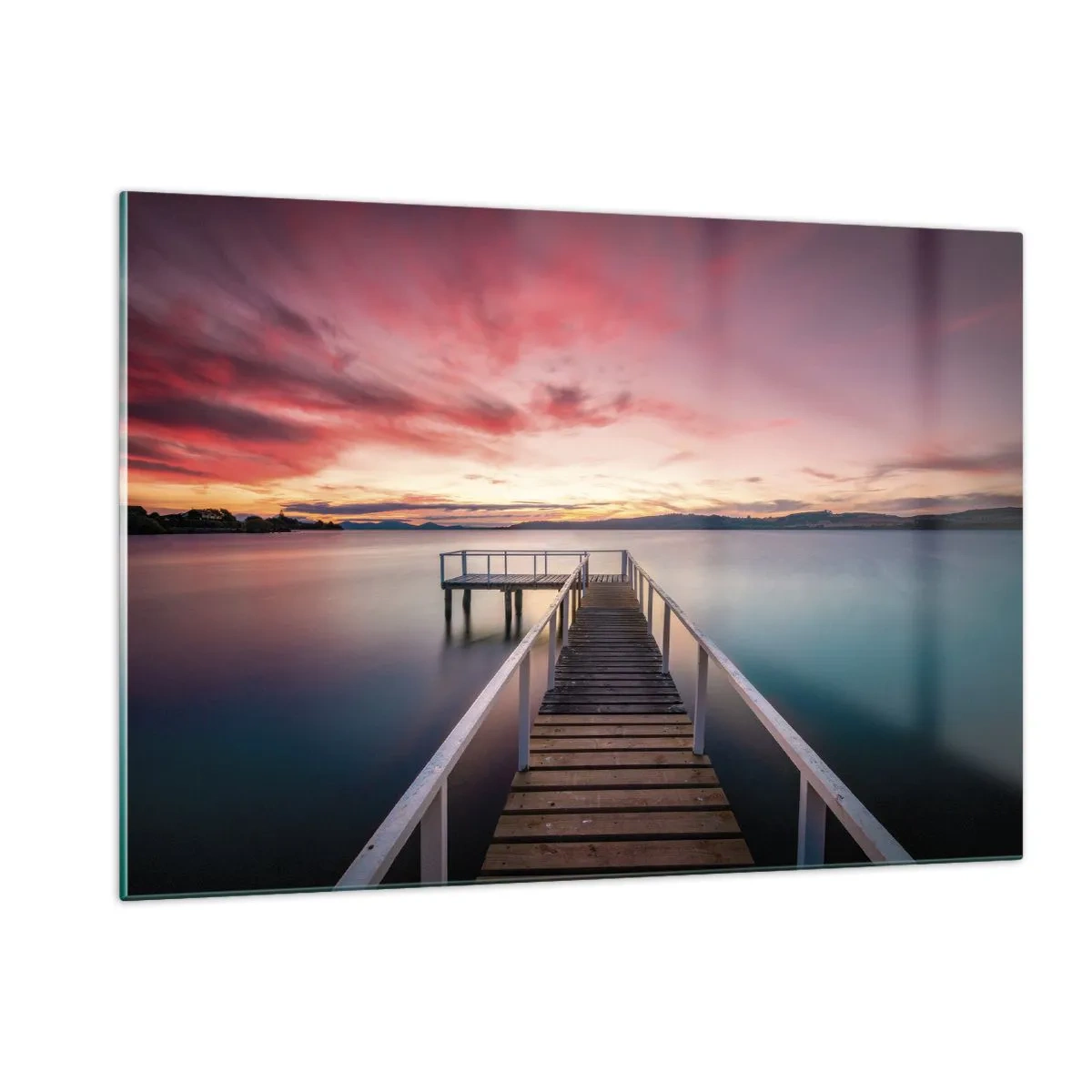 Glasbild - Bild auf glas - Lakeside Pier bei Sonnenuntergang mit einem rosa Himmel - 120x80cm - Die sanfte Flamme des Abends - Moderne Wanddekoration für Wohnzimmer und Schlafzimmer ARTTOR