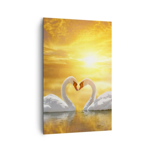 Bild auf Leinwand - Leinwandbild - Eine romantische Szene mit zwei Schwänen, die vor dem Hintergrund eines goldenen Sonnenuntergangs ein Herz bilden. - 80x120cm - Das Herz ist das schönste Wort der Welt... - Moderne Wanddekoration für Wohnzimmer und Schla