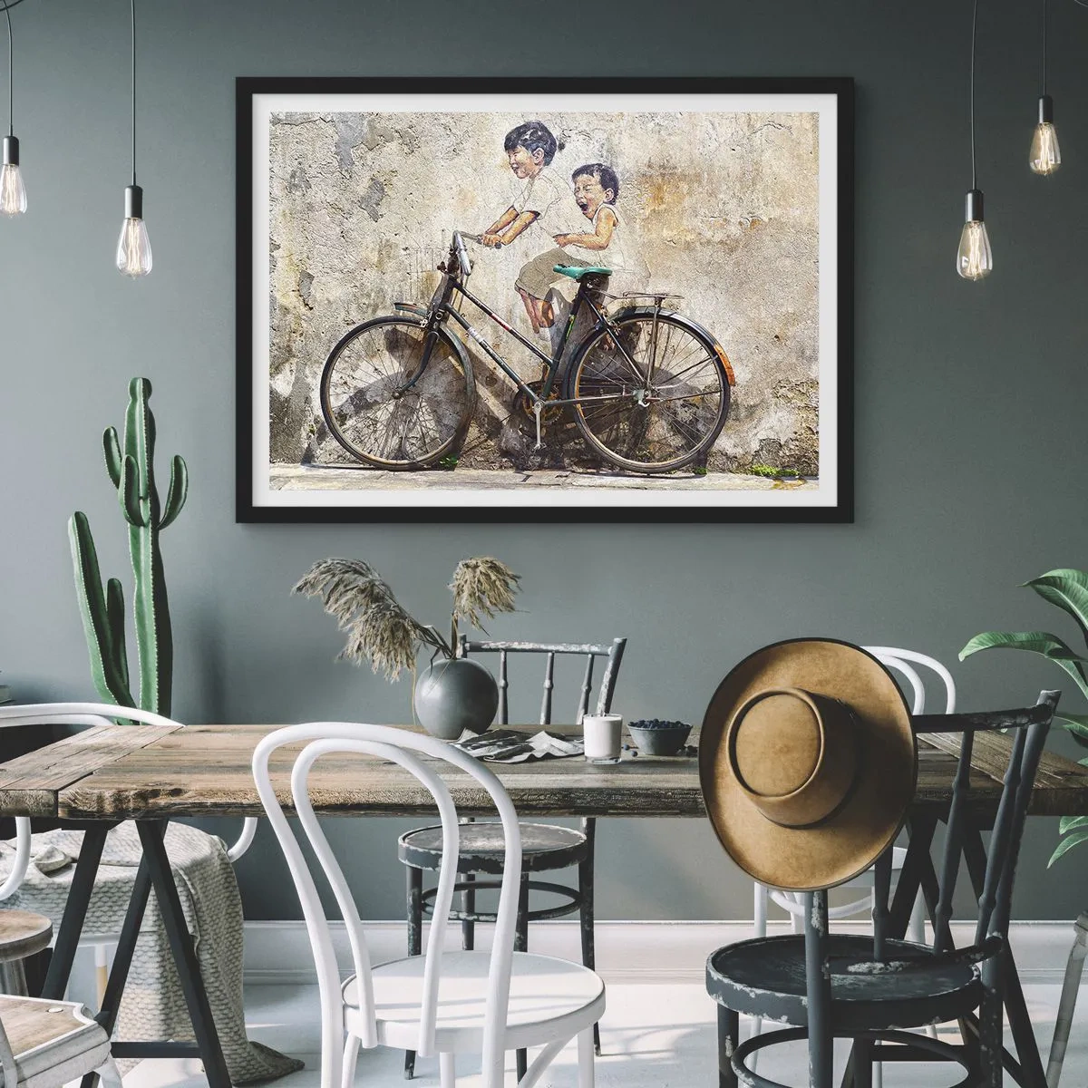 Poster in einem schwarzem Rahmen - Streetart mit Fahrrad und Kinderzeichnungen an der Wand - 70x50cm - Richtig oder falsch? - Moderne Wanddekoration für Wohnzimmer und Schlafzimmer ARTTOR