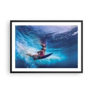Poster in einem schwarzem Rahmen - Ein Surfer unter Wasser in einer dynamischen Komposition in Blautönen. - 70x50cm - Tiefe der Freude - Moderne Wanddekoration für Wohnzimmer und Schlafzimmer ARTTOR