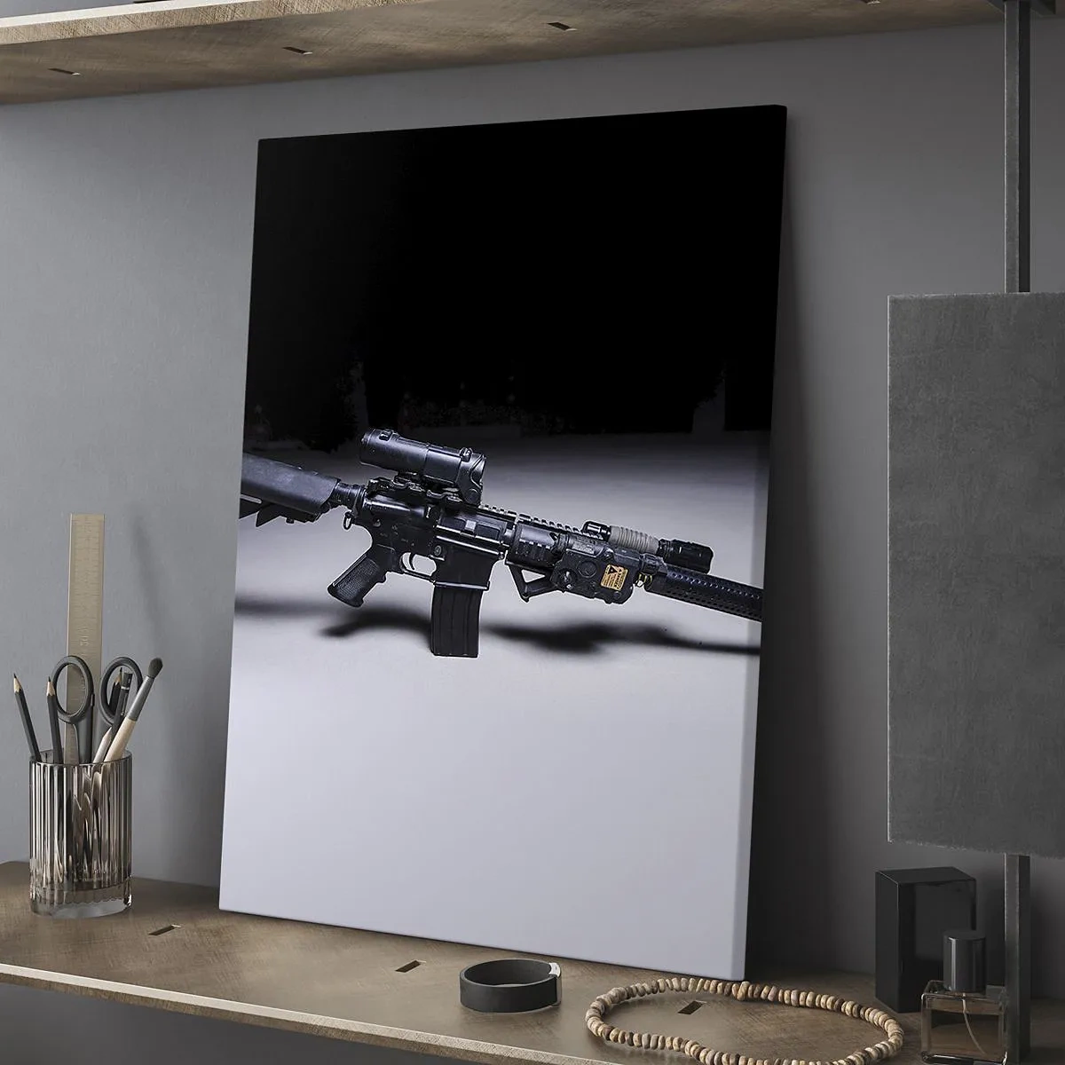 Bild auf Leinwand - Leinwandbild - Ein modernes Gewehr in Schwarz auf dunklem Hintergrund - 50x70cm - dunkler Ritter - Moderne Wanddekoration für Wohnzimmer und Schlafzimmer ARTTOR