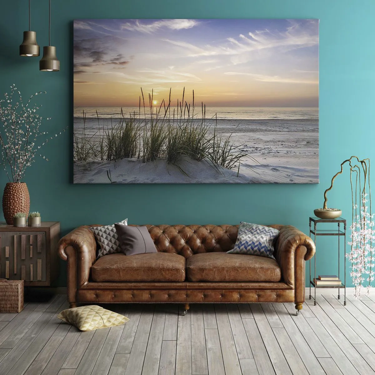 Bild auf Leinwand - Leinwandbild - Ein Sandstrand bei Sonnenuntergang mit Gras im Hintergrund - 100x70cm - Schau, denk, fühl - Moderne Wanddekoration für Wohnzimmer und Schlafzimmer ARTTOR