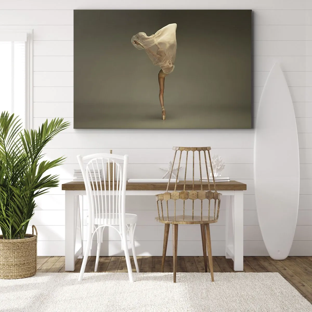 Bild auf Leinwand - Leinwandbild - Eine Tänzerin schwebt mit Stoff in der Luft - 120x80cm - Es wird bald auffliegen - Moderne Wanddekoration für Wohnzimmer und Schlafzimmer ARTTOR
