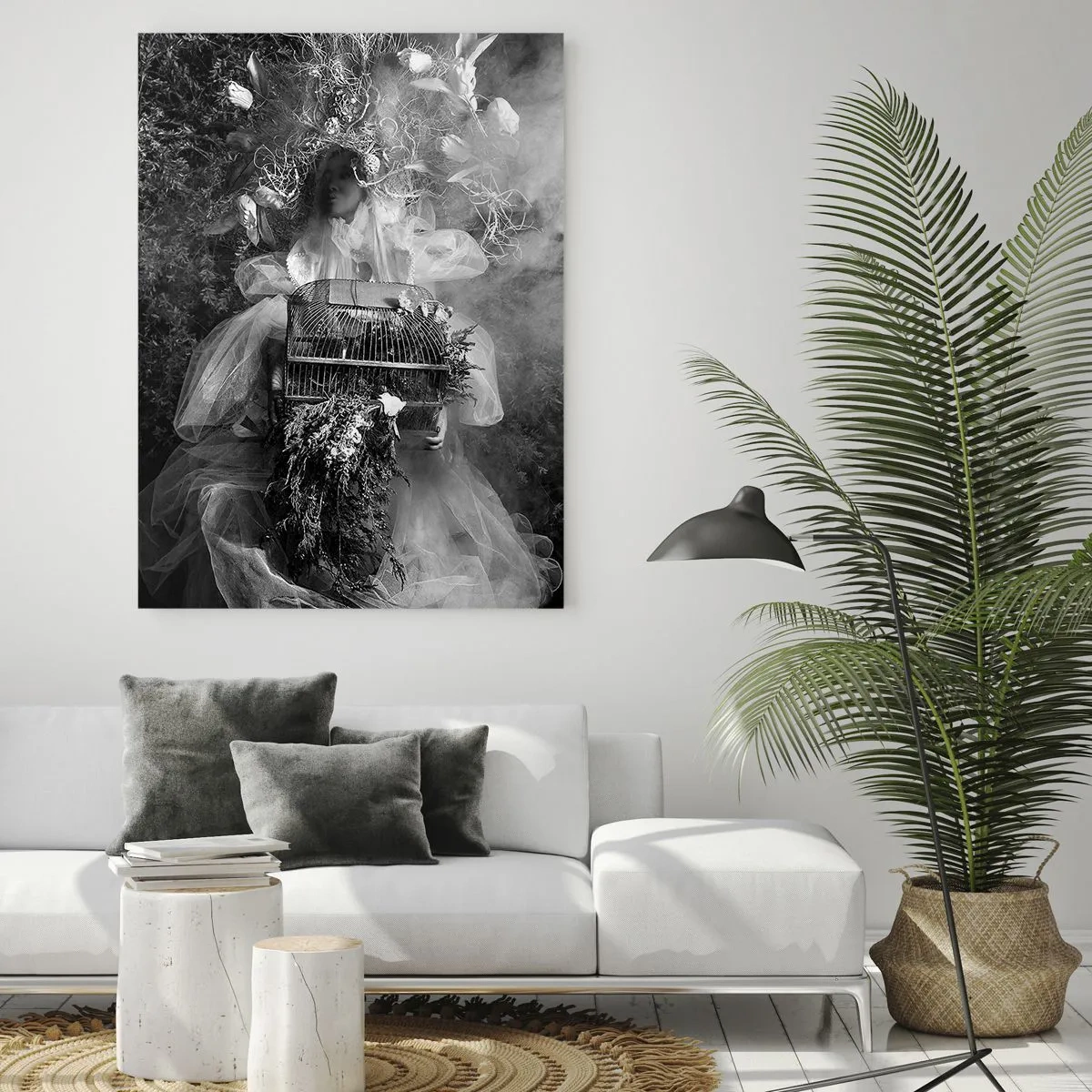 Glasbild - Bild auf glas - Frau im Tüll-Käfigkleid und Pflanzenkrone in Schwarz-Weiß - 50x70cm - Mutter selbst - Natur - Moderne Wanddekoration für Wohnzimmer und Schlafzimmer ARTTOR