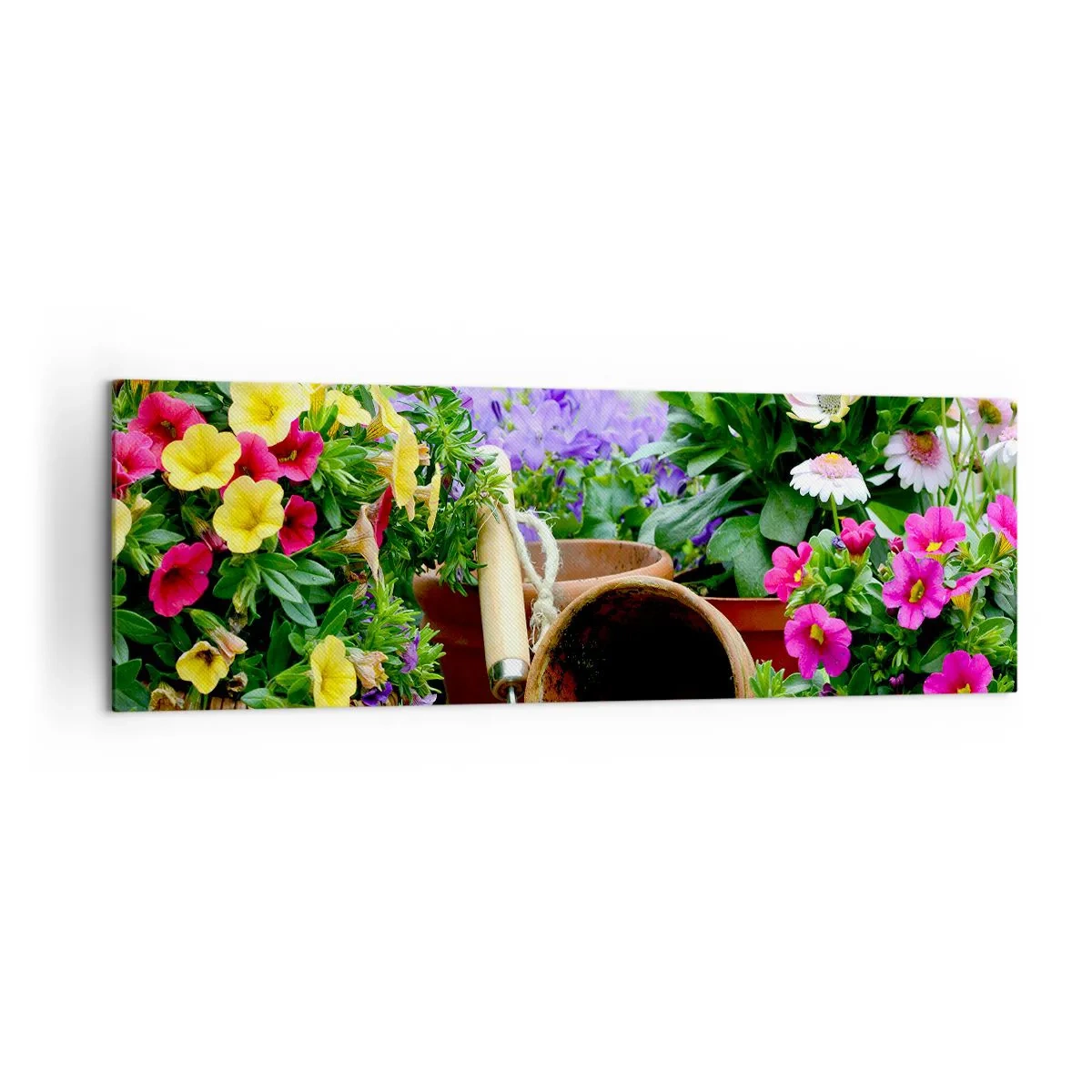 Bild auf Leinwand - Leinwandbild - Bunte Blumen in Töpfen mit Gartengeräten auf dem Tisch - 160x50cm - Zosias Garten - Moderne Wanddekoration für Wohnzimmer und Schlafzimmer ARTTOR