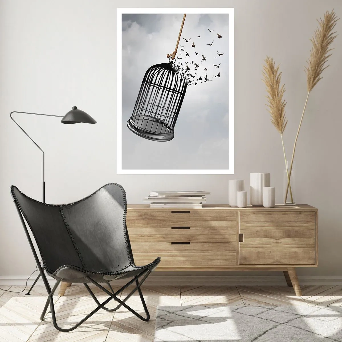 Poster - Vögel fliegen aus einem offenen Käfig vor einem Wolkenhintergrund - 50x70cm - Glaube ... Hoffnung ... Freiheit! - Moderne Wanddekoration für Wohnzimmer und Schlafzimmer ARTTOR