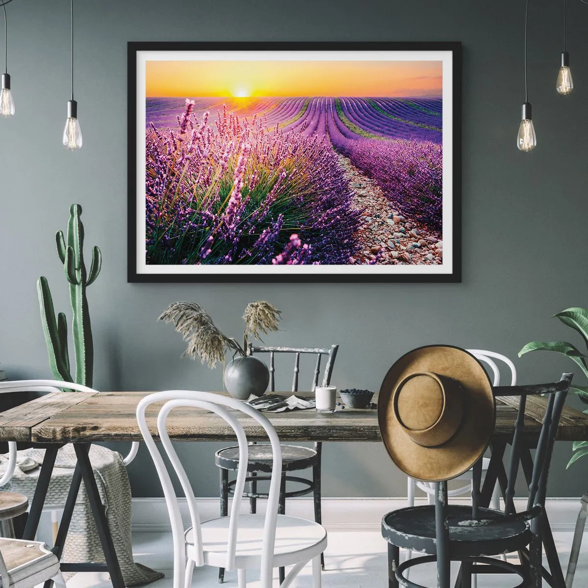 Poster in einem schwarzem Rahmen - Lavendelfeld bei Sonnenuntergang - 100x70cm - Duftende Kornfelder - Moderne Wanddekoration für Wohnzimmer und Schlafzimmer ARTTOR