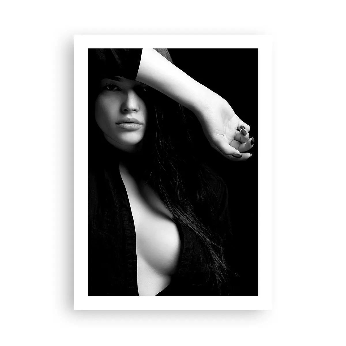 Poster - Schwarz-Weiß-Fotografie einer Frau mit geheimnisvollem Blick - 50x70cm - Schule der Verführung - Moderne Wanddekoration für Wohnzimmer und Schlafzimmer ARTTOR