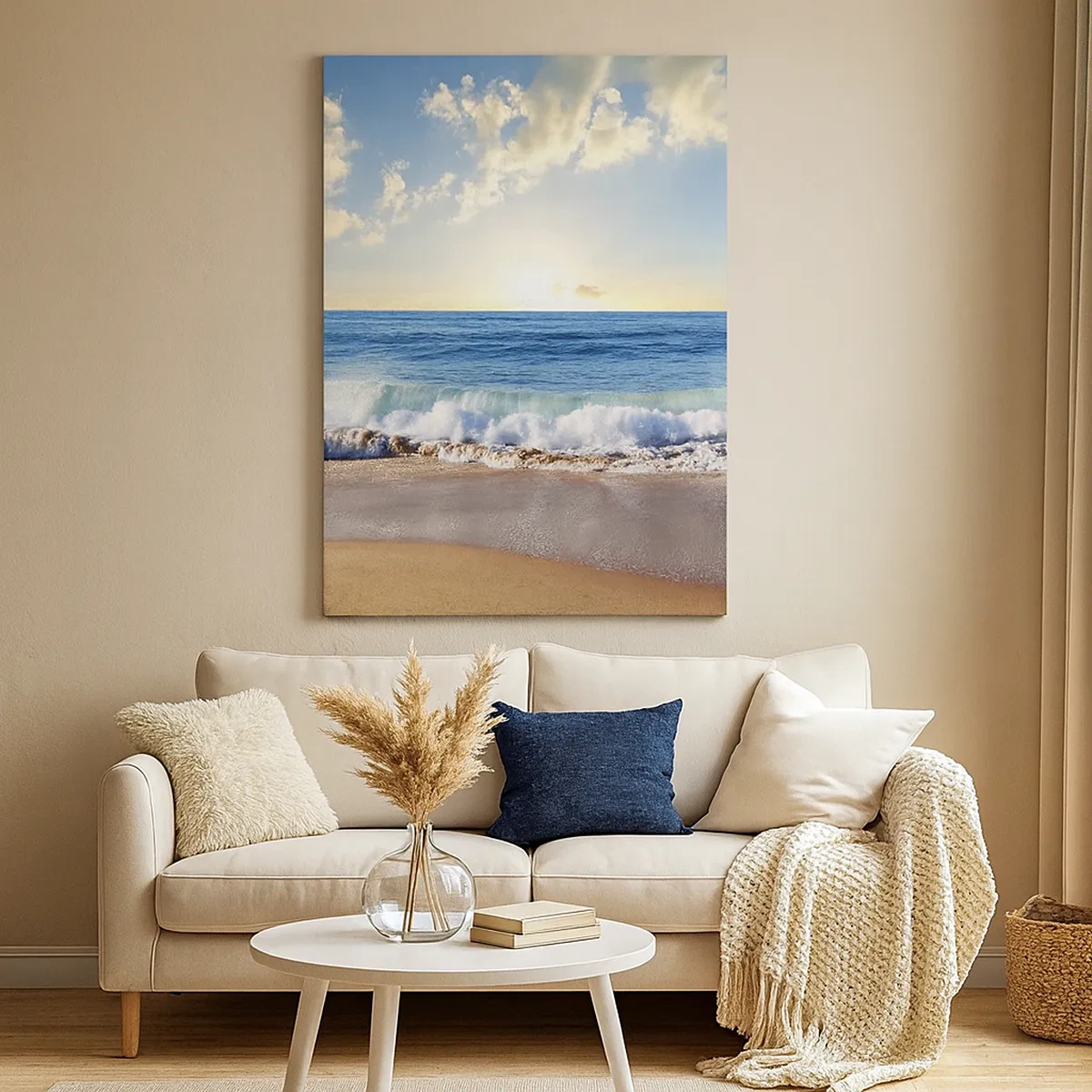 Bild auf Leinwand - Leinwandbild - Ein sonniger Strand mit Wellen, die an die Küste krachen - 50x70cm - Bewegung und Stille zugleich - Moderne Wanddekoration für Wohnzimmer und Schlafzimmer ARTTOR
