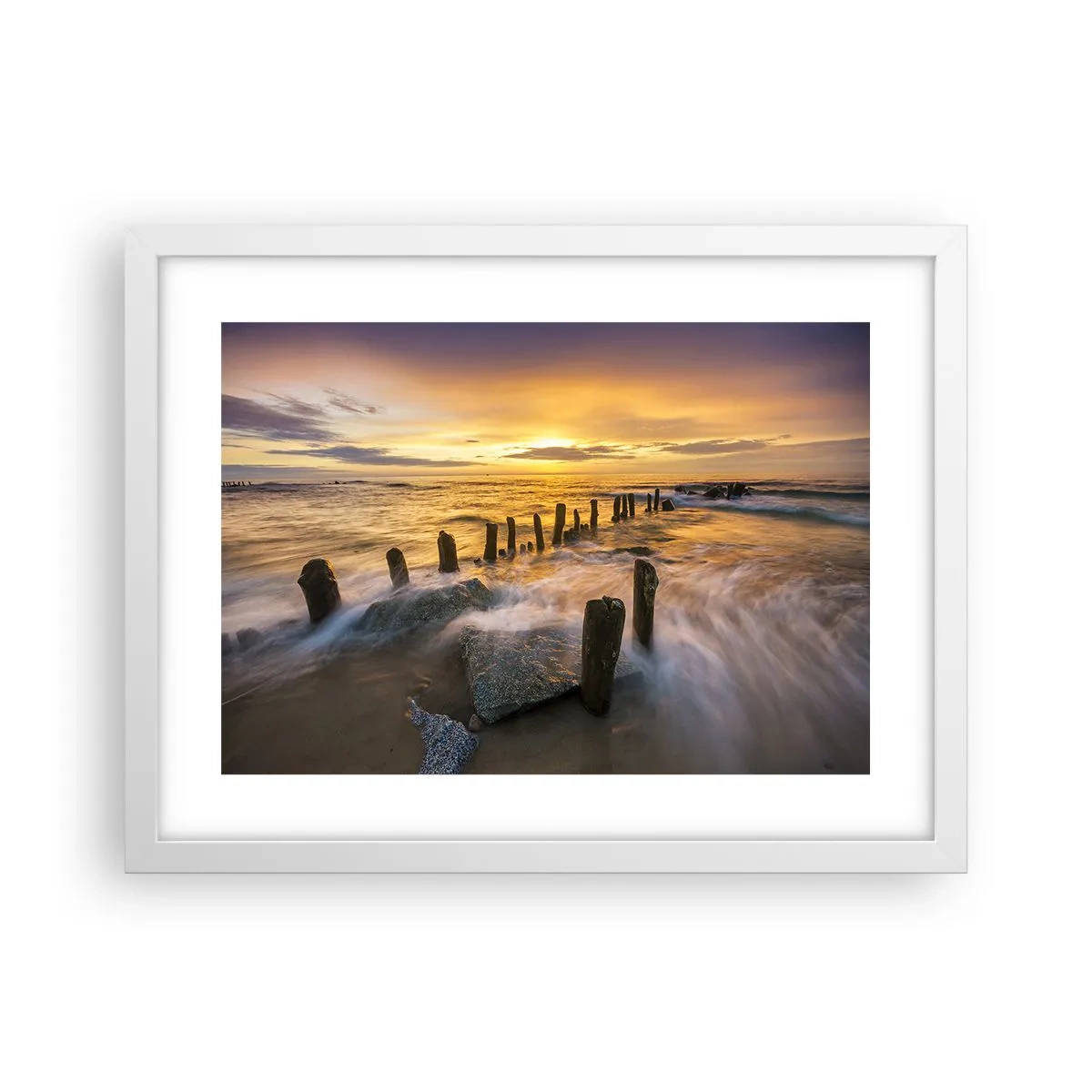 Poster in einem weißen Rahmen - Die raue Schönheit der Ostsee - 40x30 cm