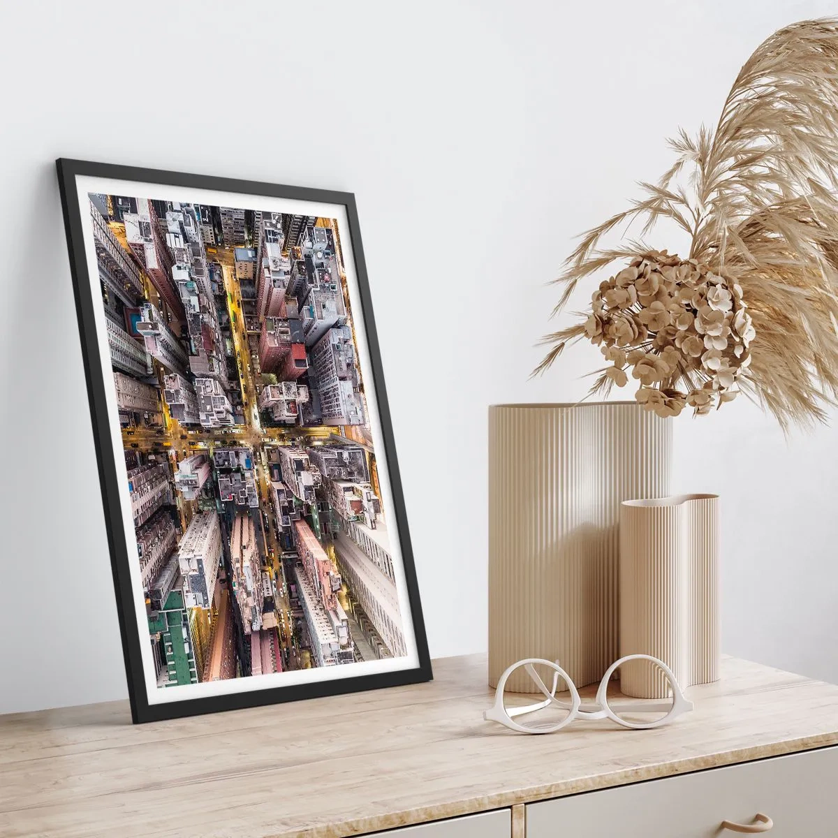 Poster in einem schwarzem Rahmen - Grüße aus Hongkong - 61x91 cm