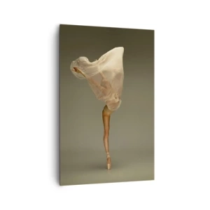 Bild auf Leinwand - Leinwandbild - Eine Tänzerin schwebt mit Stoff in der Luft - 80x120cm - Es wird bald auffliegen - Moderne Wanddekoration für Wohnzimmer und Schlafzimmer ARTTOR
