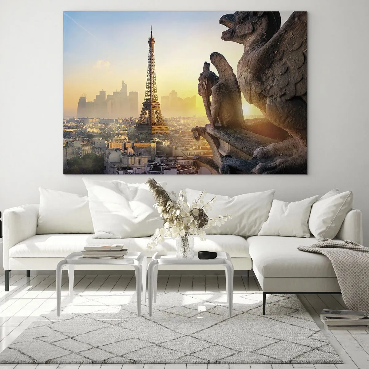 Glasbild - Bild auf glas - Der Eiffelturm im Morgennebel mit Blick auf Paris und gotische Skulpturen - 120x80cm - Vieles hat sich geändert ... - Moderne Wanddekoration für Wohnzimmer und Schlafzimmer ARTTOR