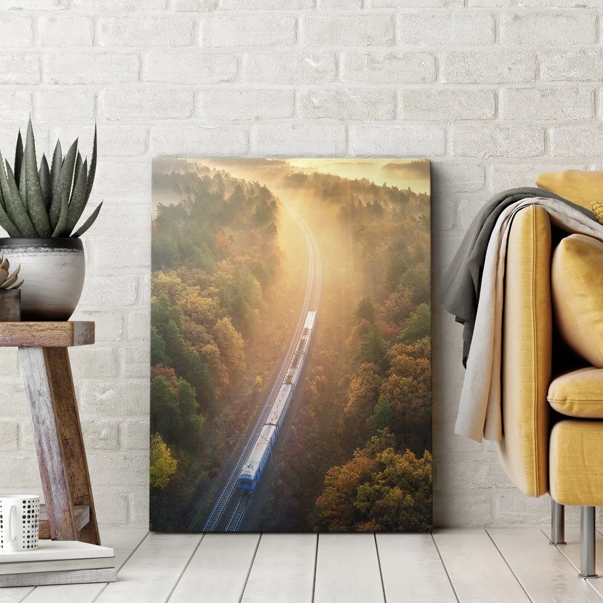 Bild auf Leinwand - Leinwandbild - Ein Zug in einem herbstlichen Wald im Morgengrauen - 50x70cm - Herbstreise - Moderne Wanddekoration für Wohnzimmer und Schlafzimmer ARTTOR