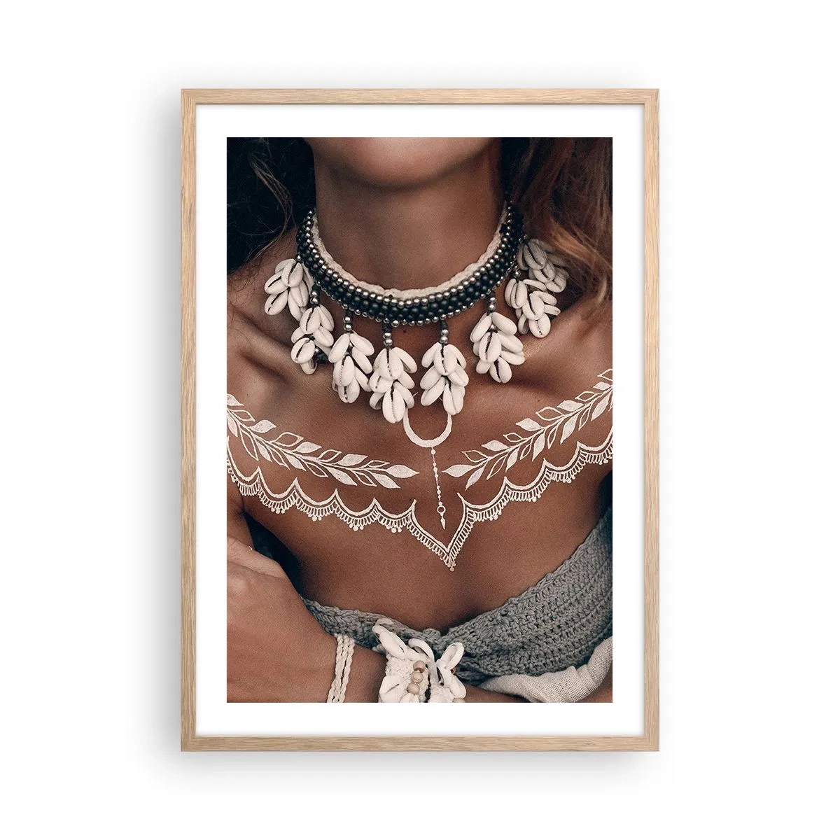 Poster in einem Rahmen aus heller Eiche - Talismane, Rituale der Weiblichkeit - 50x70 cm