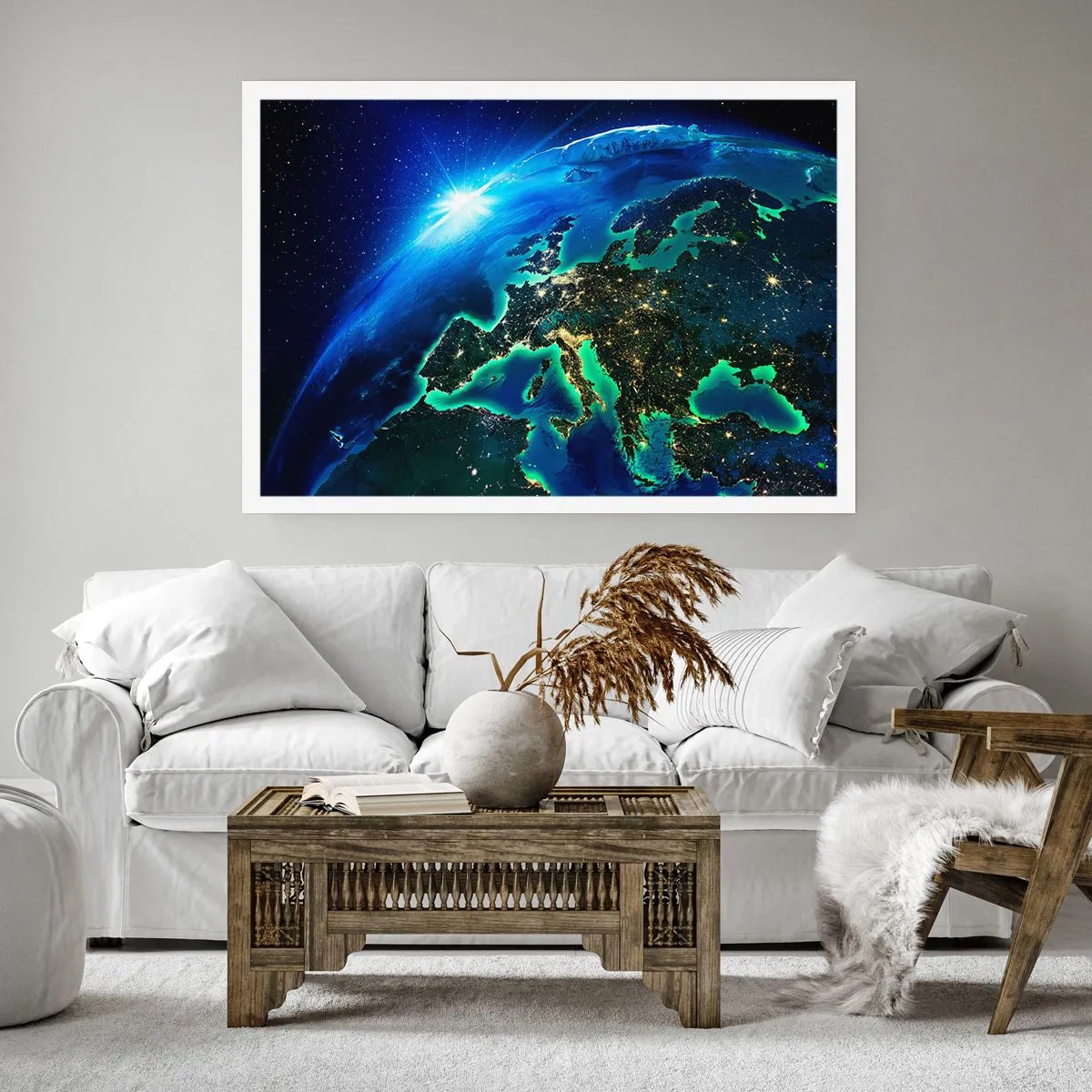 Poster - Ein Blick auf Europa aus dem Weltraum im Schein der aufgehenden Sonne. - 100x70cm - Funkelndes Europa - Moderne Wanddekoration für Wohnzimmer und Schlafzimmer ARTTOR