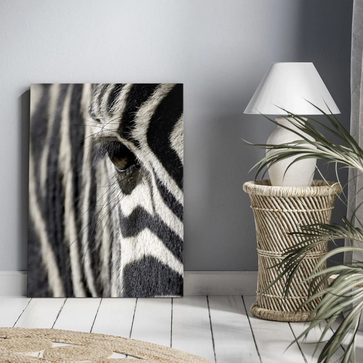 Bild auf Leinwand - Leinwandbild - Nahaufnahme eines Zebraauges mit schwarzen und weißen Streifen - 70x100cm - Gestreiftes Porträt - Moderne Wanddekoration für Wohnzimmer und Schlafzimmer ARTTOR