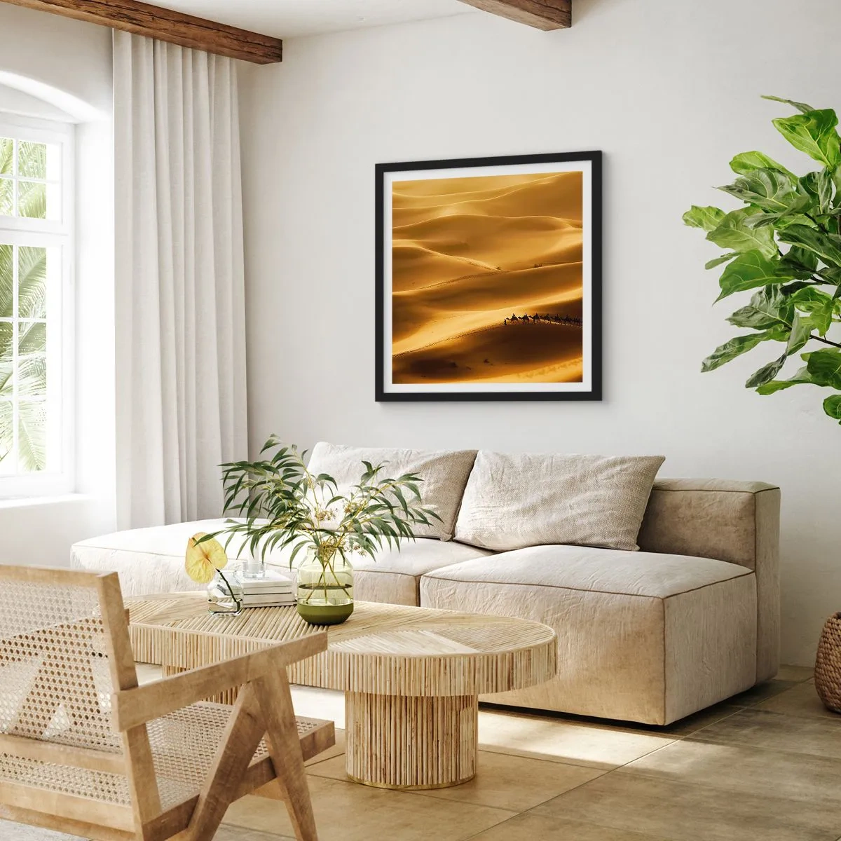 Poster in einem schwarzem Rahmen - Wohnwagen in den Wüstenwellen - 30x30 cm