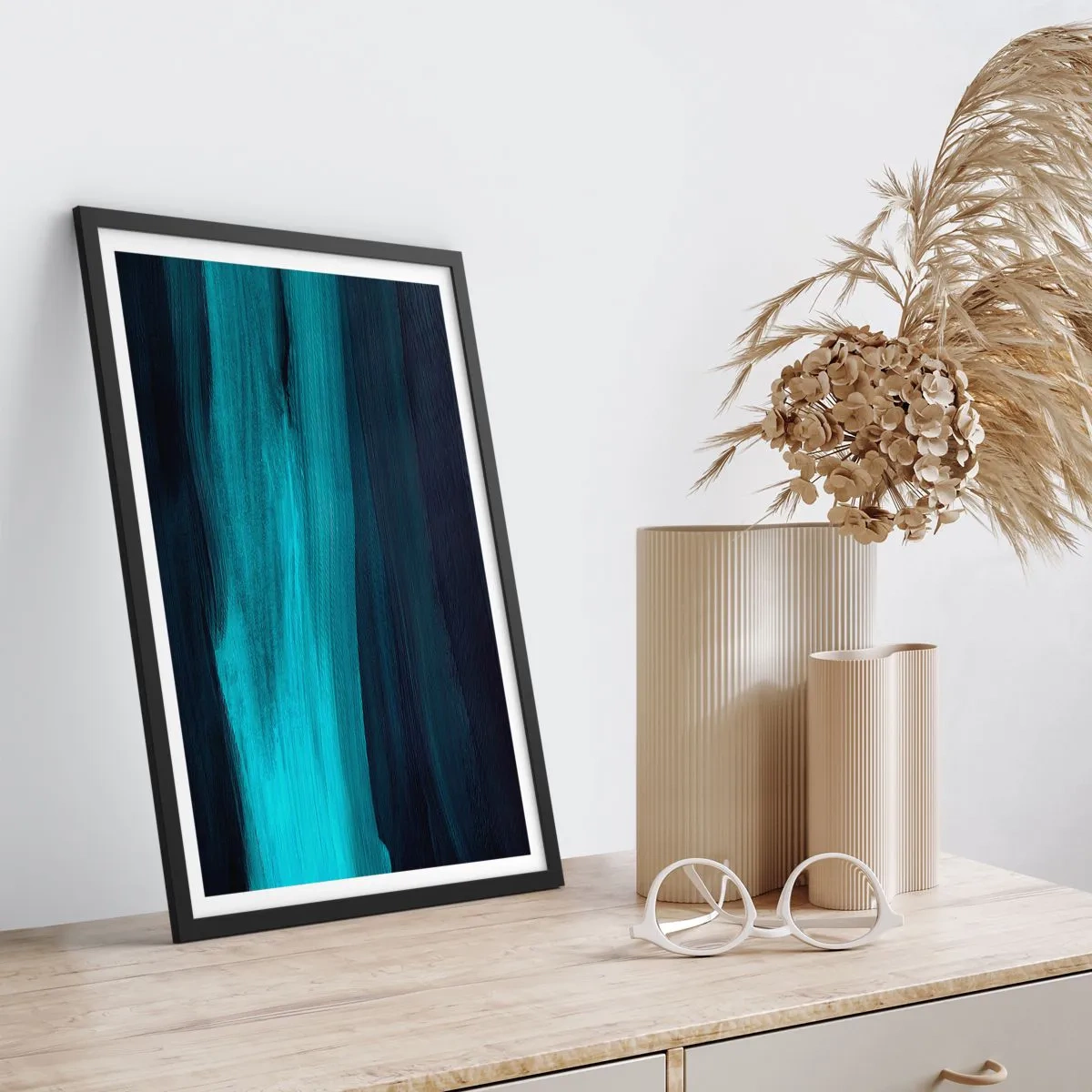 Poster in einem schwarzem Rahmen - Eine abstrakte Komposition in Schwarz- und Türkistönen - 50x70cm - Gehen Sie mit dem Strom - Moderne Wanddekoration für Wohnzimmer und Schlafzimmer ARTTOR