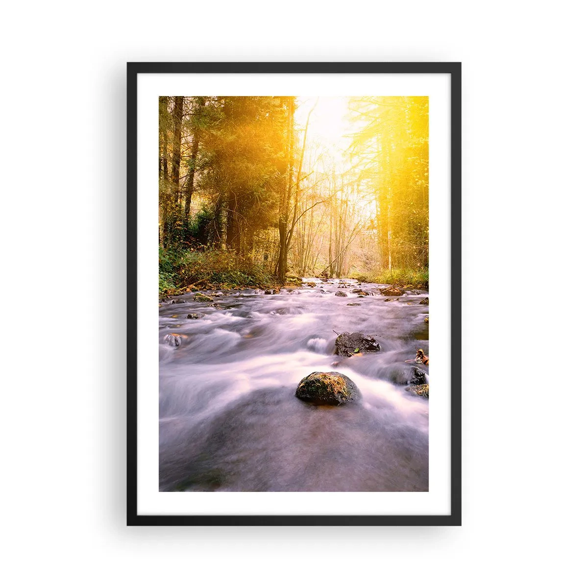 Poster in einem schwarzem Rahmen - Ein Bach im Wald im Sonnenlicht - 50x70cm - Malachit im Silber- und Goldrahmen - Moderne Wanddekoration für Wohnzimmer und Schlafzimmer ARTTOR