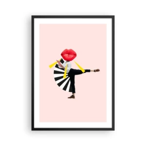 Poster in einem schwarzem Rahmen - Eine surreale Komposition mit Lippen und geometrischen Elementen auf rosa Hintergrund. - 50x70cm - Surreale Pop-Art - Moderne Wanddekoration für Wohnzimmer und Schlafzimmer ARTTOR