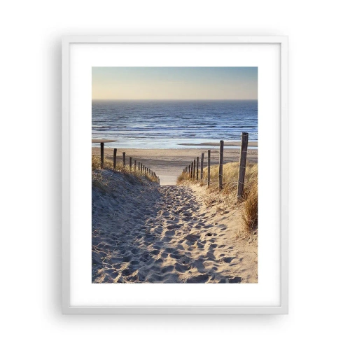 Poster in einem weißen Rahmen - Das Rauschen des Meeres, der Gesang der Vögel, ein wilder Strand im Gras ... - 40x50 cm