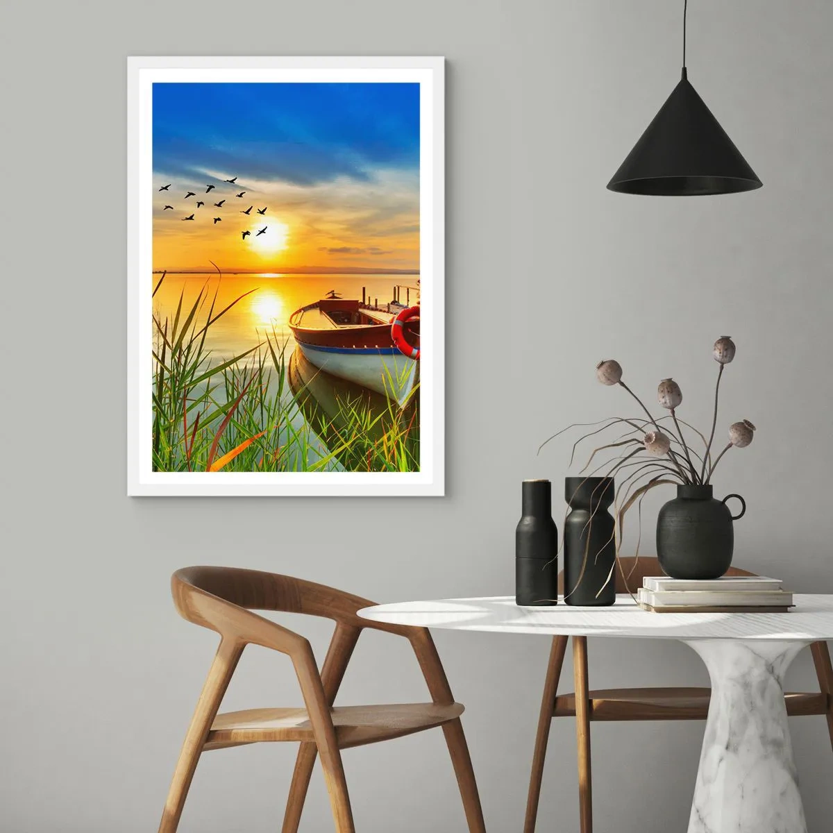 Poster in einem weißen Rahmen - Die Kormorane fliegen schon weg - 70x100 cm