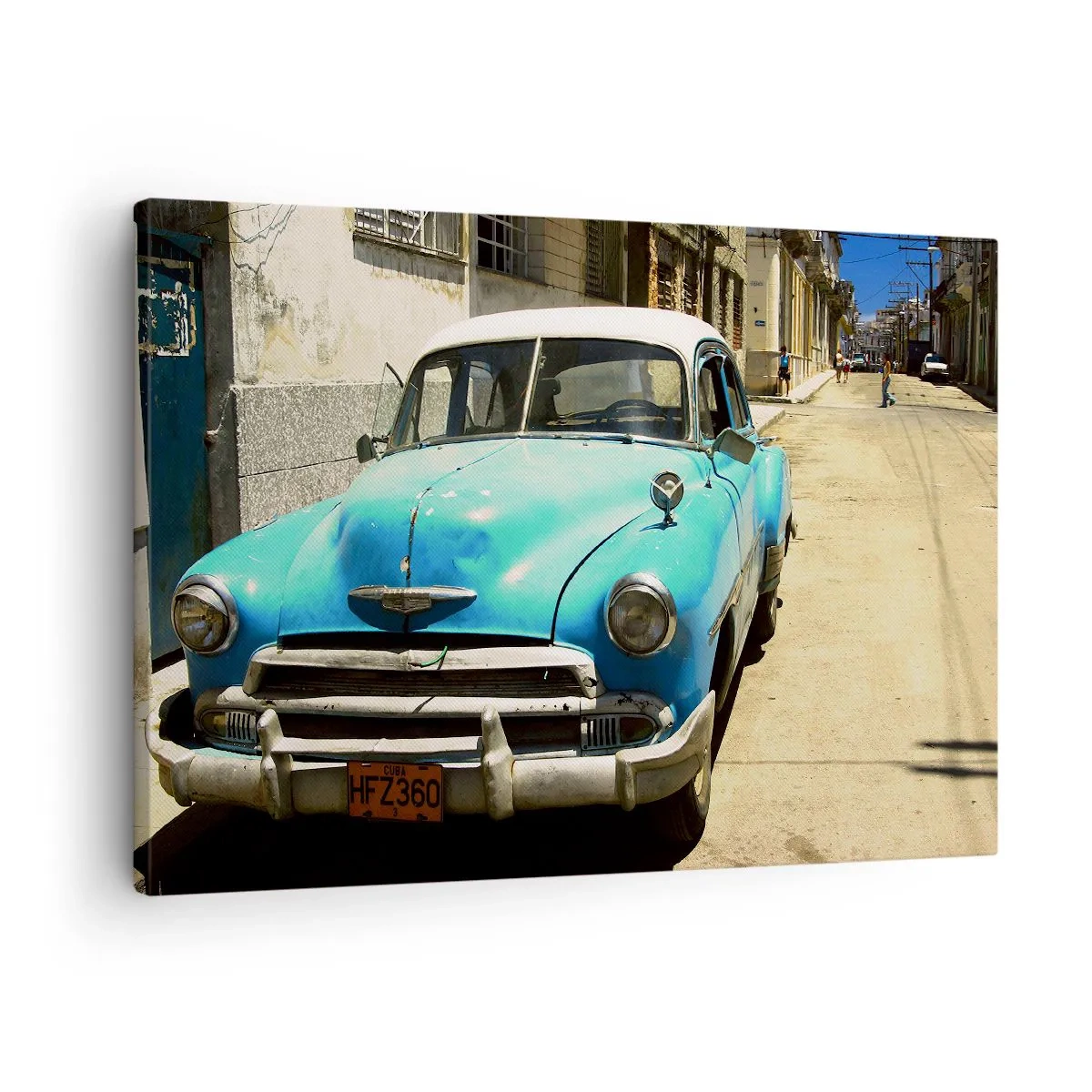 Bild auf Leinwand - Leinwandbild - Ein blauer Oldtimer auf der Straße an einem sonnigen Tag - 70x50cm - Evviva Kuba! - Moderne Wanddekoration für Wohnzimmer und Schlafzimmer ARTTOR