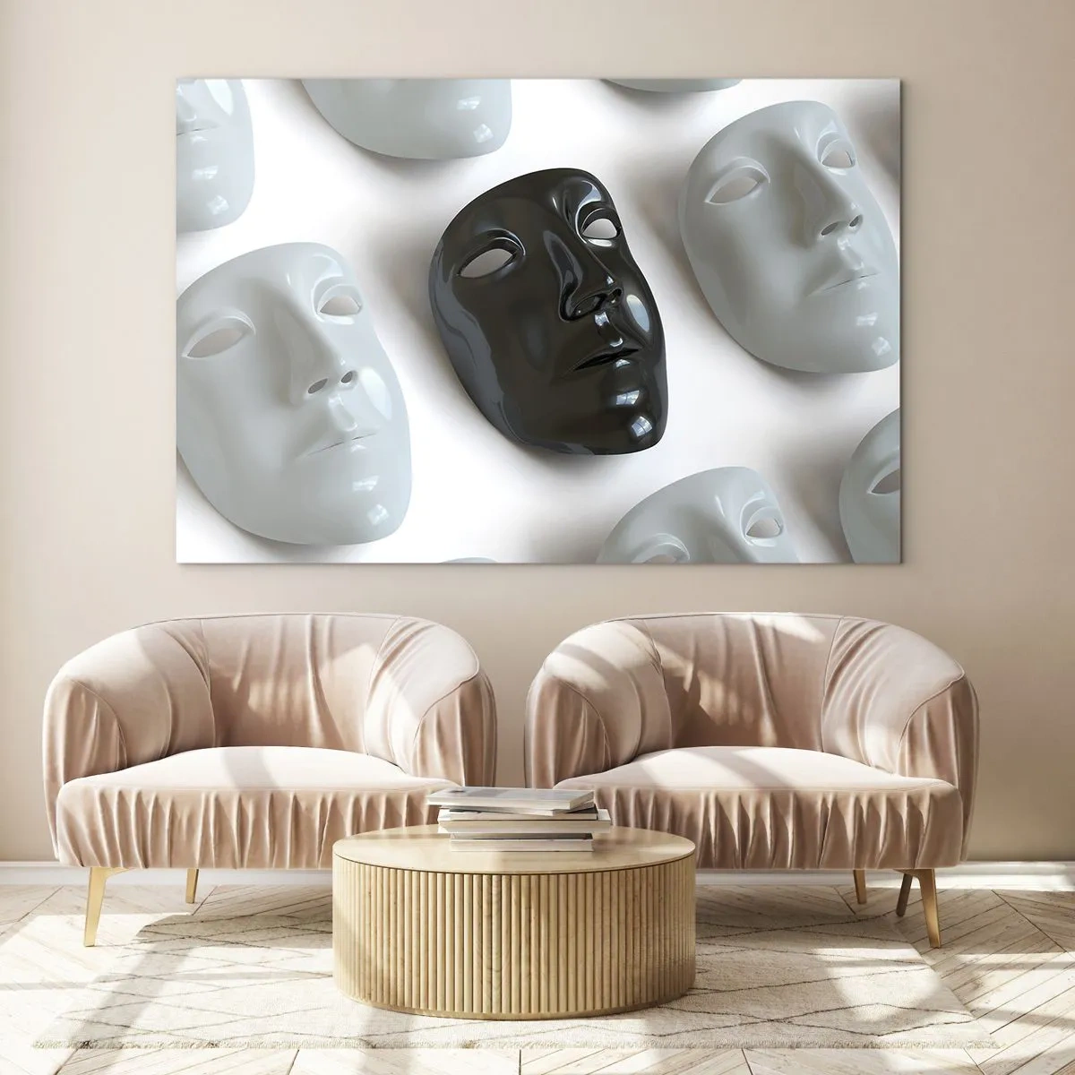 Glasbild - Bild auf glas - Eine schwarz-weiße Maske vor einem Hintergrund aus weißen Masken auf hellem Hintergrund - 70x50cm - Wie hebt man sich ab? - Moderne Wanddekoration für Wohnzimmer und Schlafzimmer ARTTOR