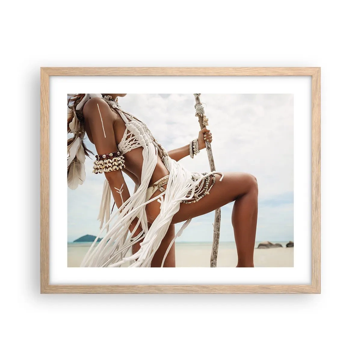 Poster in einem Rahmen aus heller Eiche - Eine Priesterin der Sonne - 50x40 cm