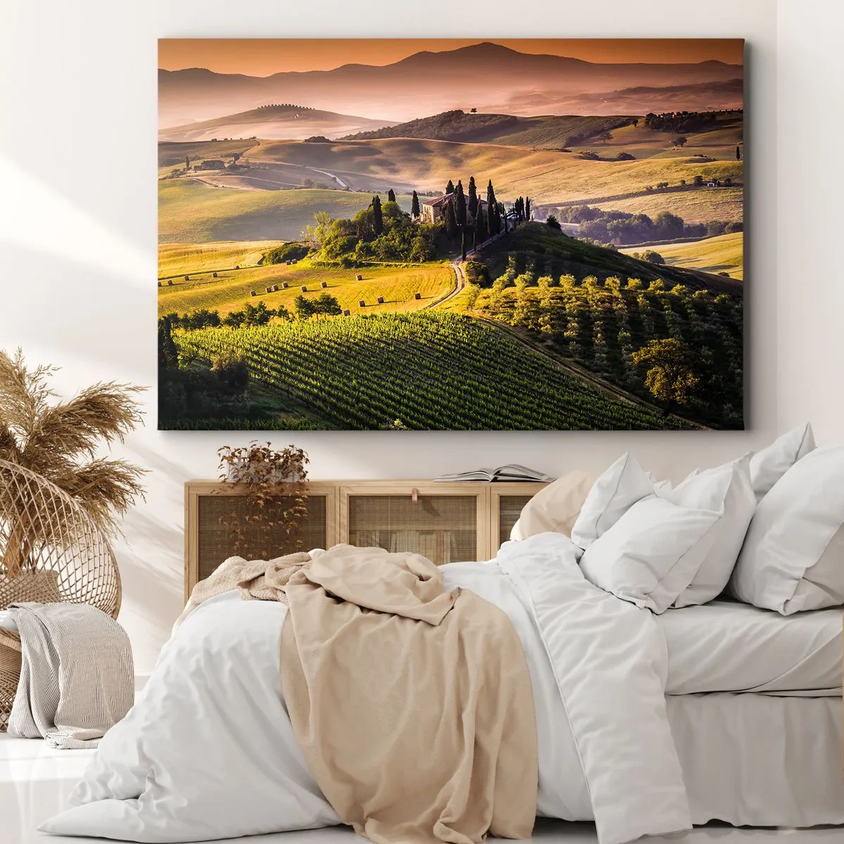 Bild auf Leinwand - Leinwandbild - Toskanische Landschaft mit Weinbergen und einem Haus auf einem Hügel - 120x80cm - Arkadien - die toskanische Landschaft - Moderne Wanddekoration für Wohnzimmer und Schlafzimmer ARTTOR