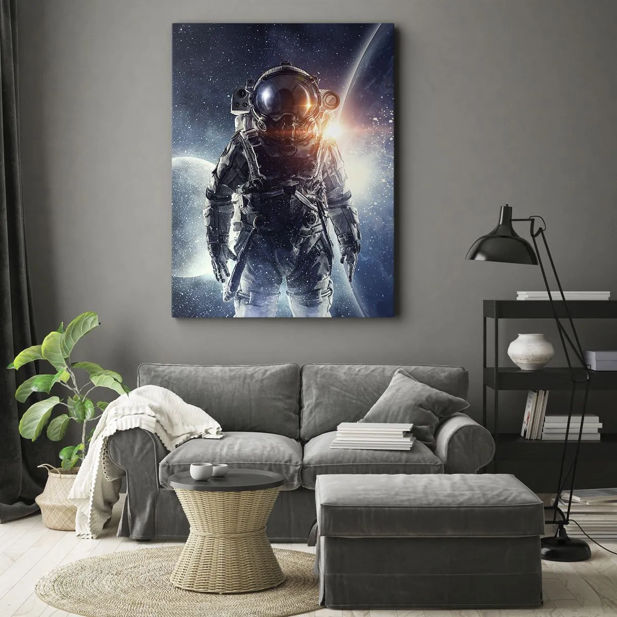 Bild auf Leinwand - Leinwandbild - Astronaut vor dem Hintergrund des Weltraums und des Planeten Erde - 50x70cm - Weltraumabenteuer - Moderne Wanddekoration für Wohnzimmer und Schlafzimmer ARTTOR