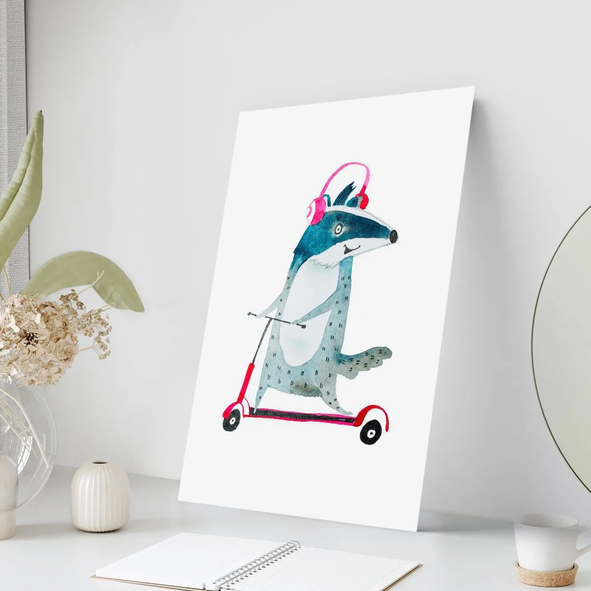 Poster - Abbildung eines Dachses auf einem Roller mit rosa Kopfhörern - 50x70cm - Dachsfreude - Moderne Wanddekoration für Wohnzimmer und Schlafzimmer ARTTOR