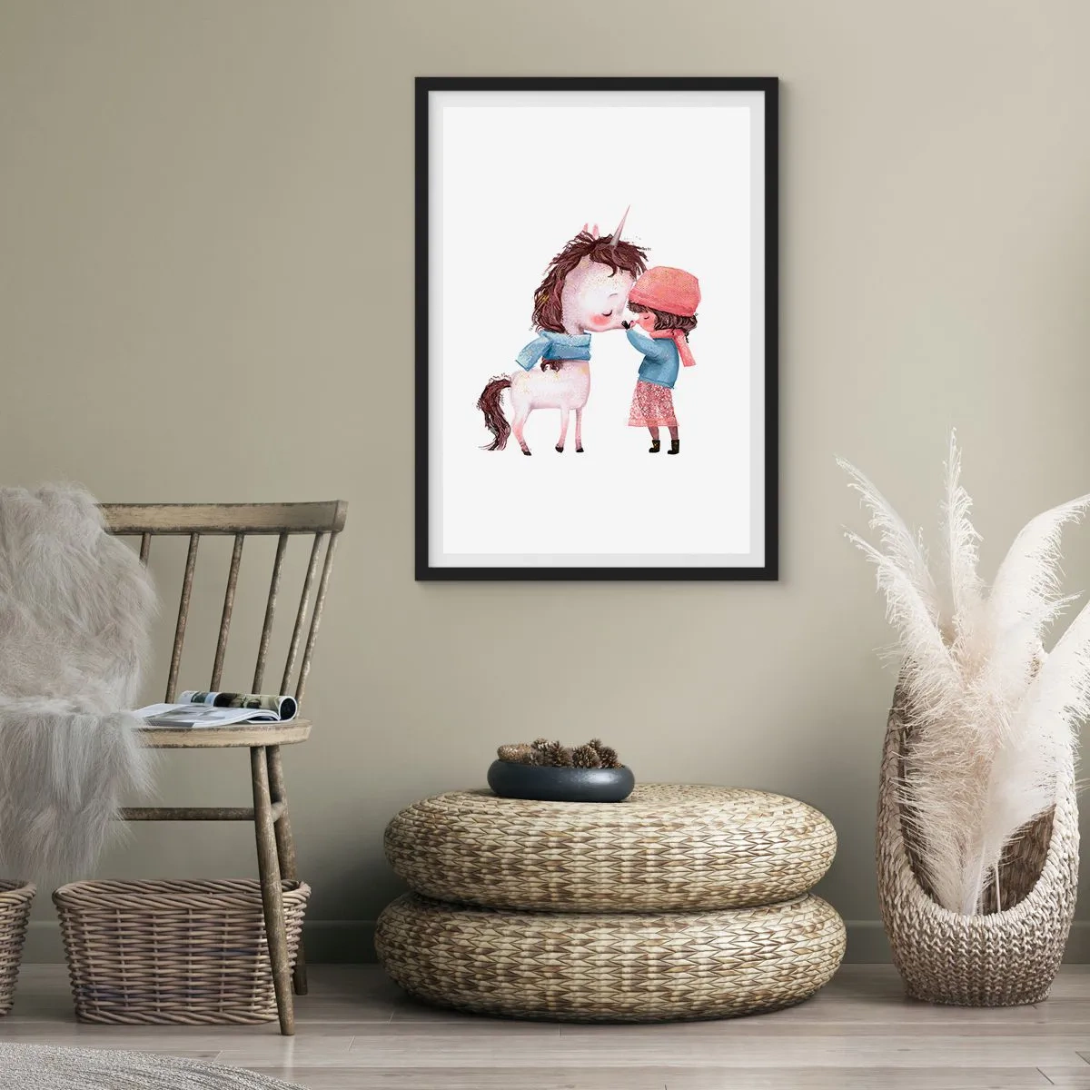 Poster in einem schwarzem Rahmen - Ein Mädchen und ein Einhorn in Winterkleidung umarmen sich - 50x70cm - Ein Wintermärchen - Moderne Wanddekoration für Wohnzimmer und Schlafzimmer ARTTOR