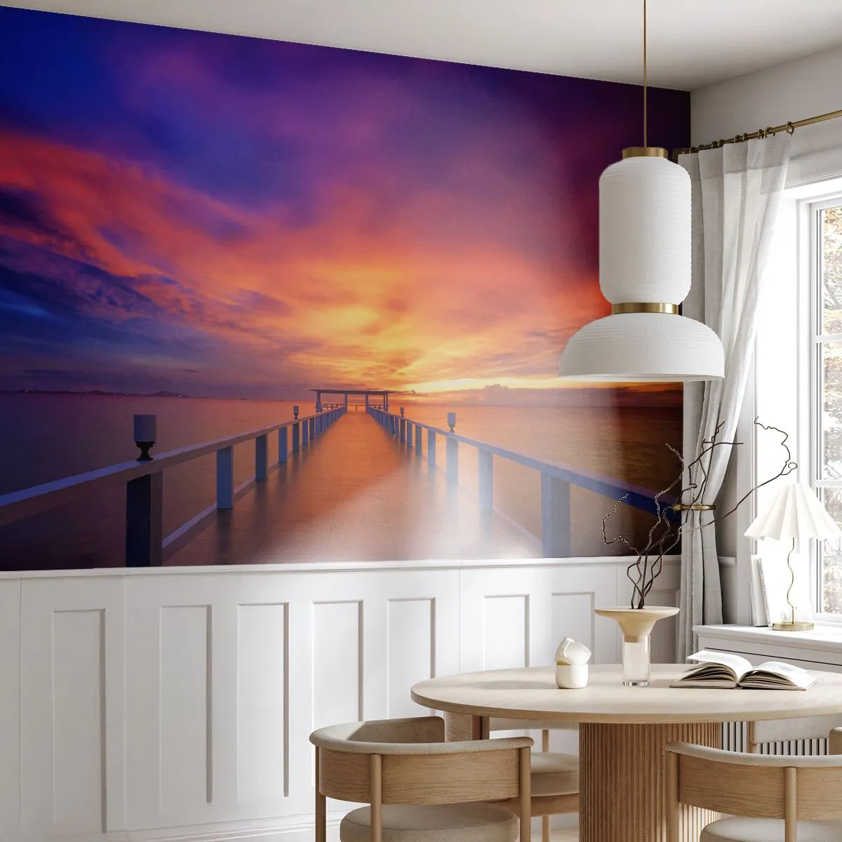 Fototapete Premium Sand - Ein Holzsteg über dem Wasser bei Sonnenuntergang mit einem farbenfrohen Himmel - 100x70cm - Ohne Ende - Moderne Wanddekoration für Wohnzimmer und Schlafzimmer ARTTOR