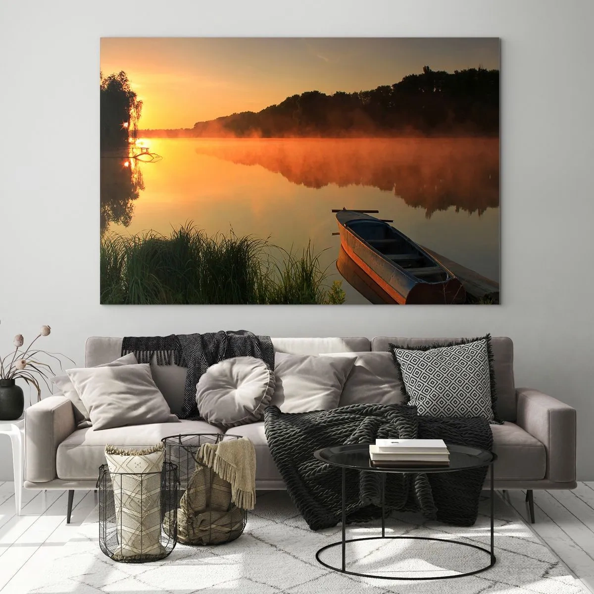 Glasbild - Bild auf glas - Sonnenaufgang über einem ruhigen See mit einem Boot am Ufer - 120x80cm - Sonnenaufgang über dem Wasser wie ein Spiegel - Moderne Wanddekoration für Wohnzimmer und Schlafzimmer ARTTOR