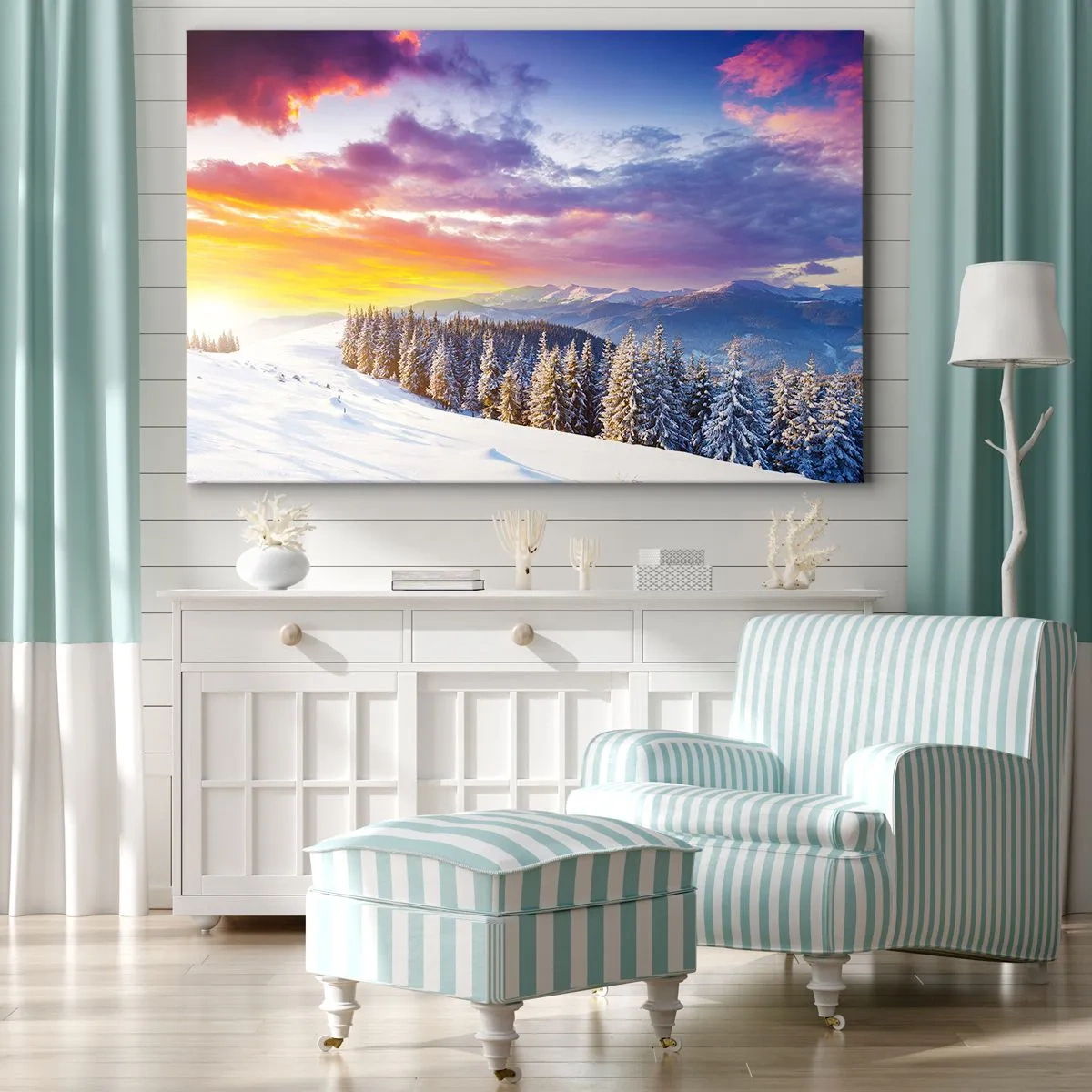 Bild auf Leinwand - Leinwandbild - Winterlandschaft mit Bergen und Wald bei Sonnenuntergang - 70x50cm - Am helllichten Tag - Moderne Wanddekoration für Wohnzimmer und Schlafzimmer ARTTOR