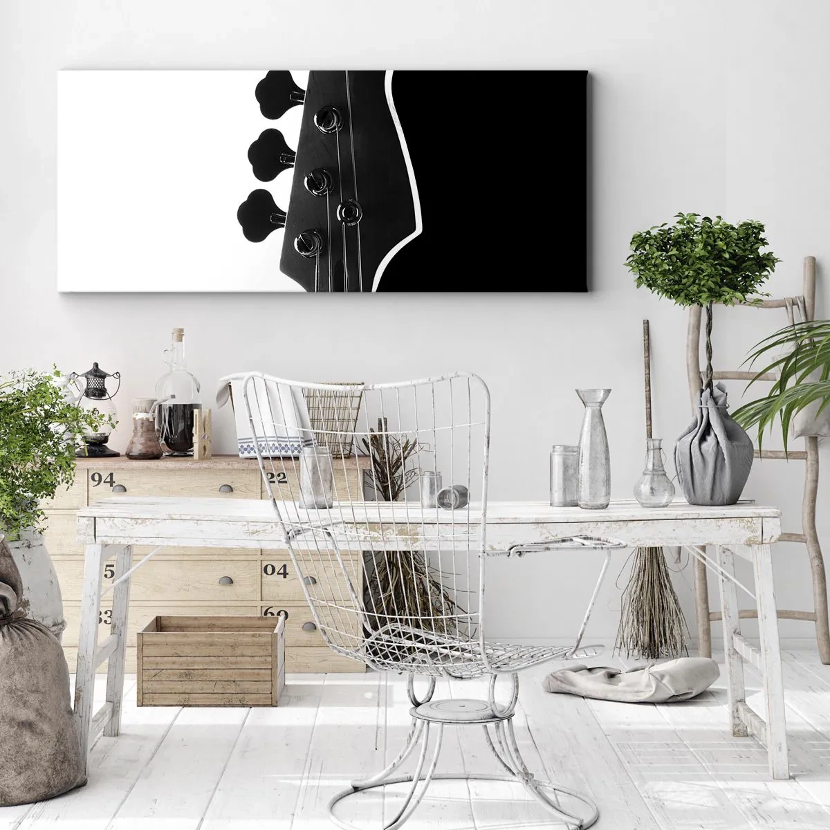 Bild auf Leinwand - Leinwandbild - Schwarz-weiße Silhouette einer Bassgitarren-Kopfplatte - 140x50cm - Rockige Stille - Moderne Wanddekoration für Wohnzimmer und Schlafzimmer ARTTOR