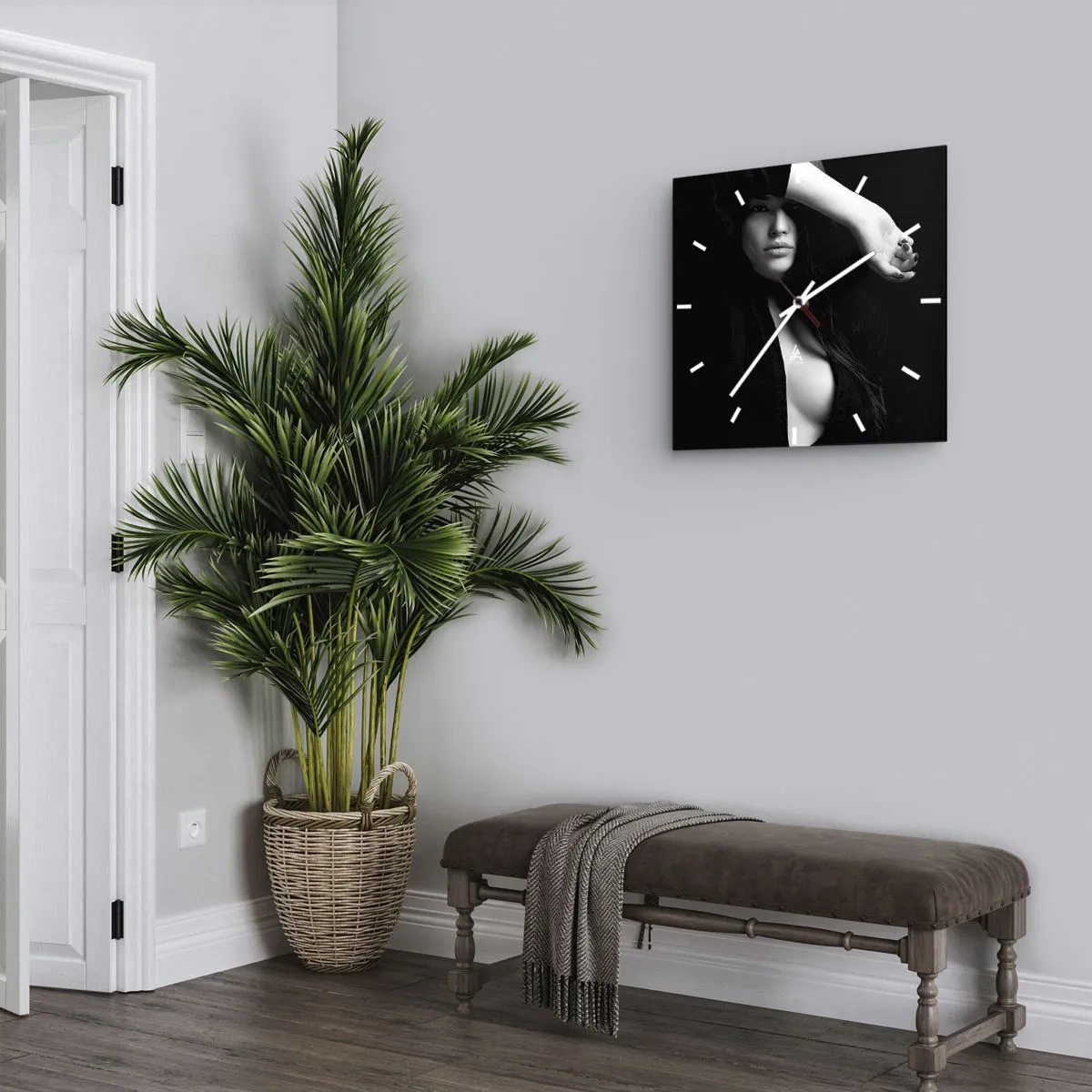 Wanduhr - Glasuhr - Stilvolles Frauenporträt in Schwarz-Weiß - 30x30cm - Schule der Verführung - Moderne Wanddekoration für Wohnzimmer und Schlafzimmer ARTTOR