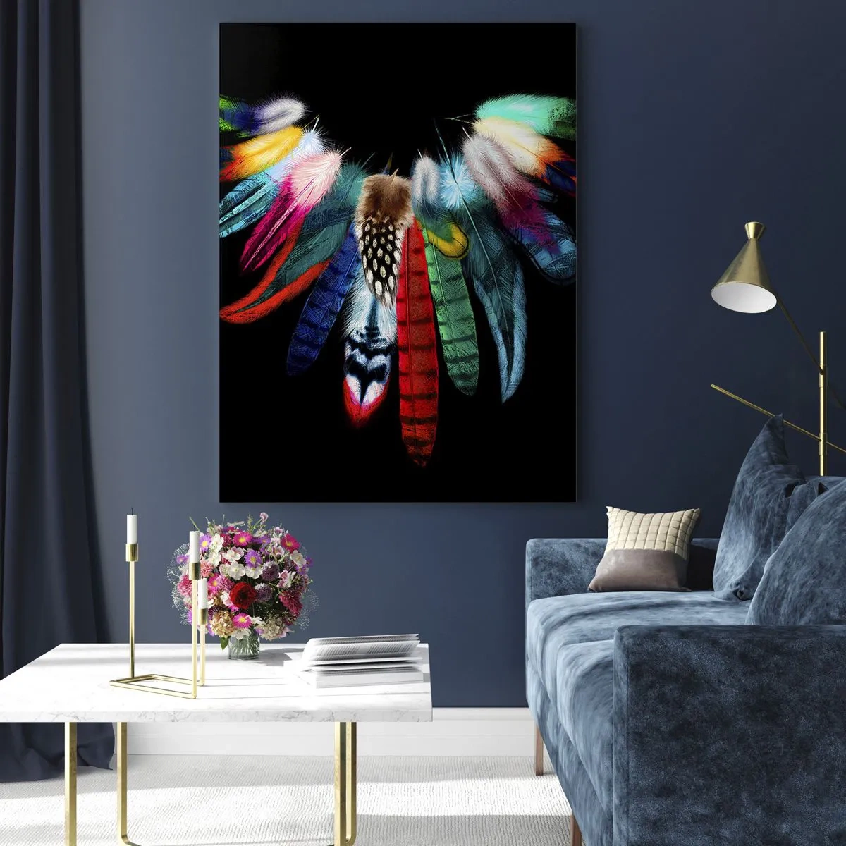 Glasbild - Bild auf glas - Bunte Federn in Flügeln angeordnet auf schwarzem Hintergrund - 50x70cm - Indische Halskette - Moderne Wanddekoration für Wohnzimmer und Schlafzimmer ARTTOR