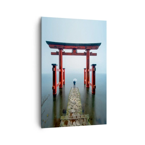 Bild auf Leinwand - Leinwandbild - Ein Torii-Tor mit Blick auf einen ruhigen See in Japan - 80x120cm - Japanische Träumerei - Moderne Wanddekoration für Wohnzimmer und Schlafzimmer ARTTOR