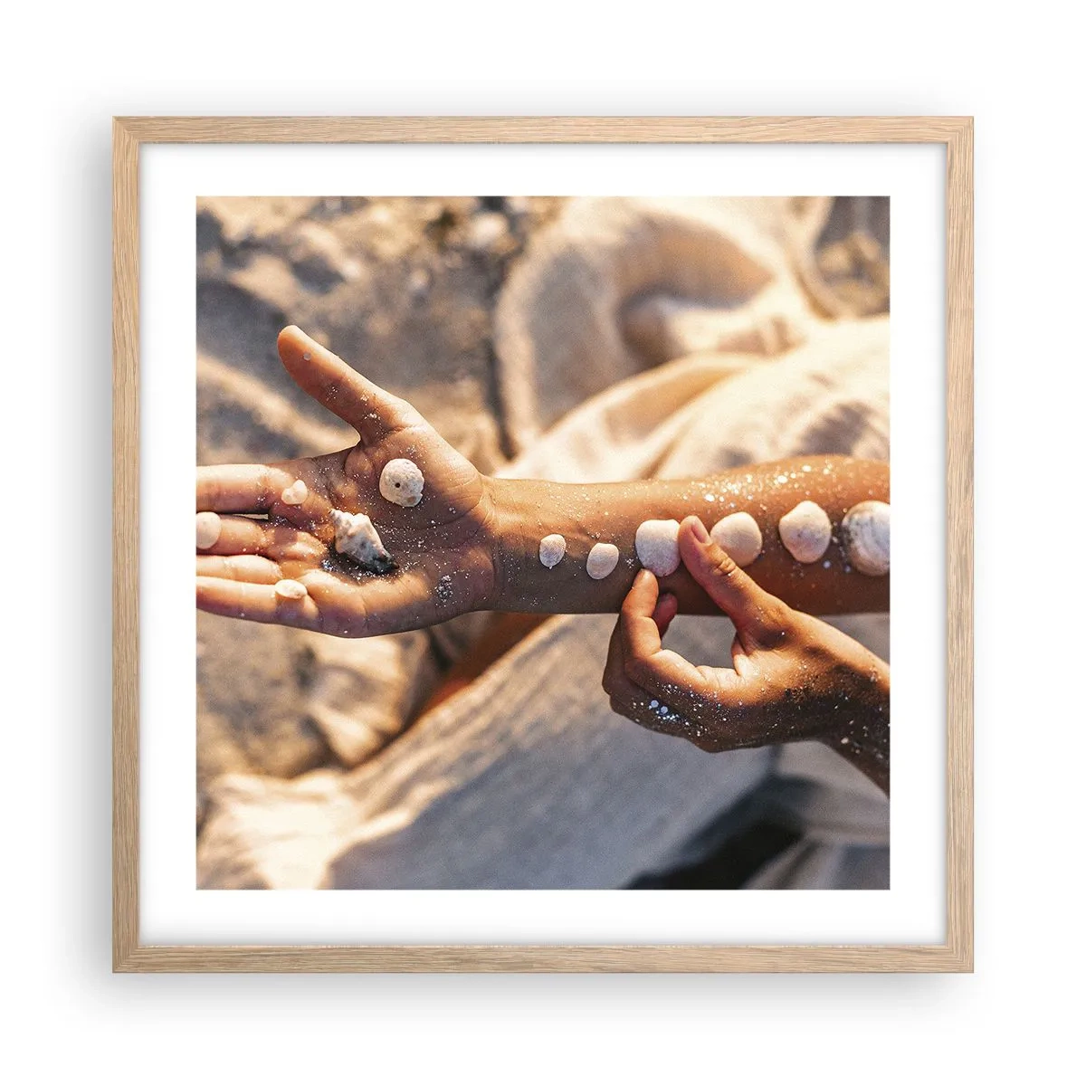 Poster in einem Rahmen aus heller Eiche - Schönheit an Ihren Fingerspitzen - 50x50 cm