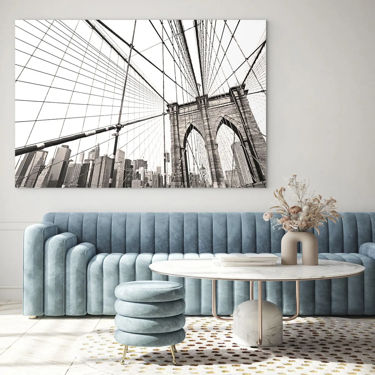 Glasbild - Bild auf glas - Eine Hängebrücke mit einem Stadtpanorama im Hintergrund in Sepia - 70x50cm - New Yorker Kathedrale - Moderne Wanddekoration für Wohnzimmer und Schlafzimmer ARTTOR